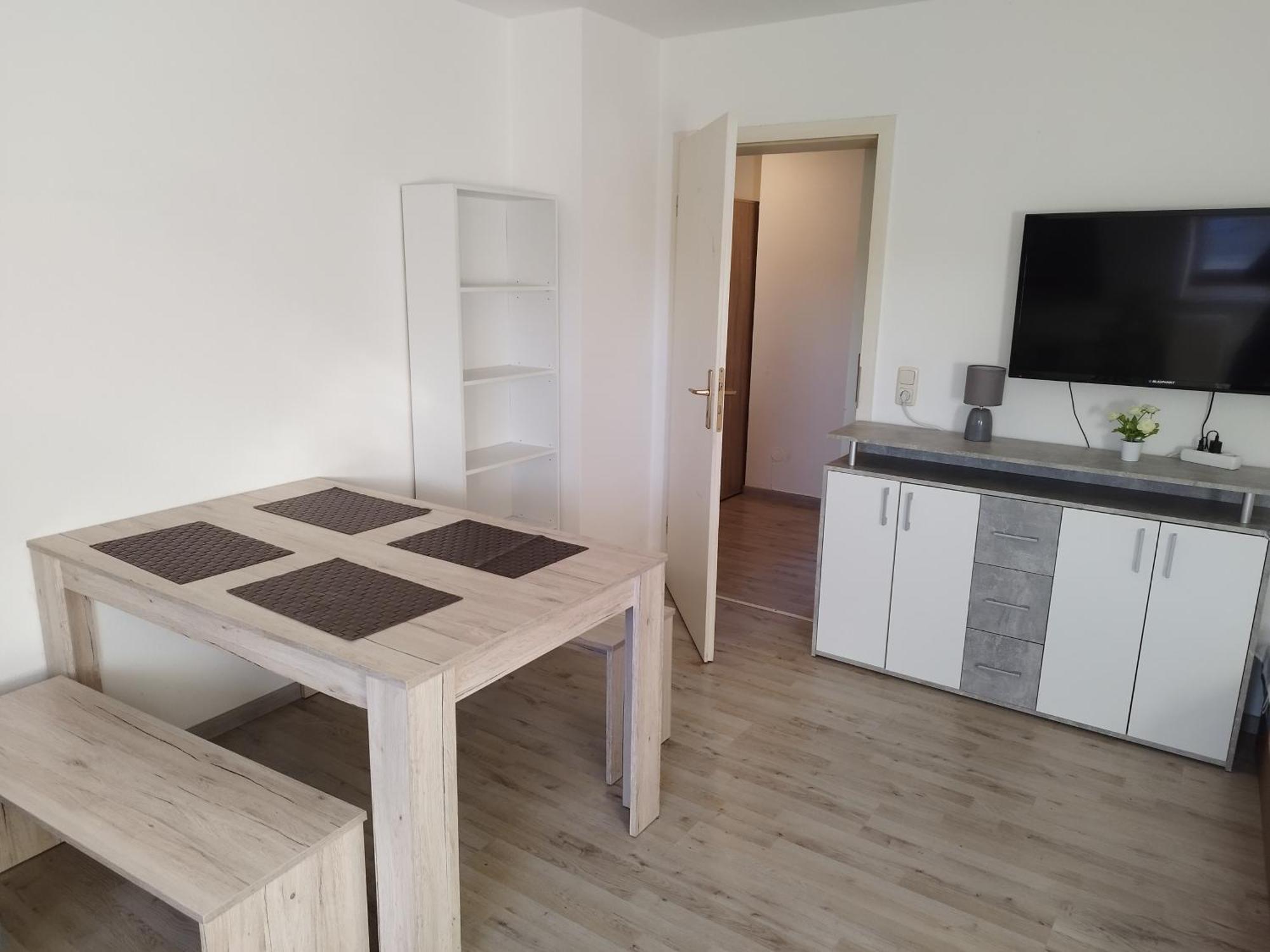 Flex Aparts - Grosse, Moeblierte Wohnung In Zwickau Mit 2 Zimmern Exterior photo